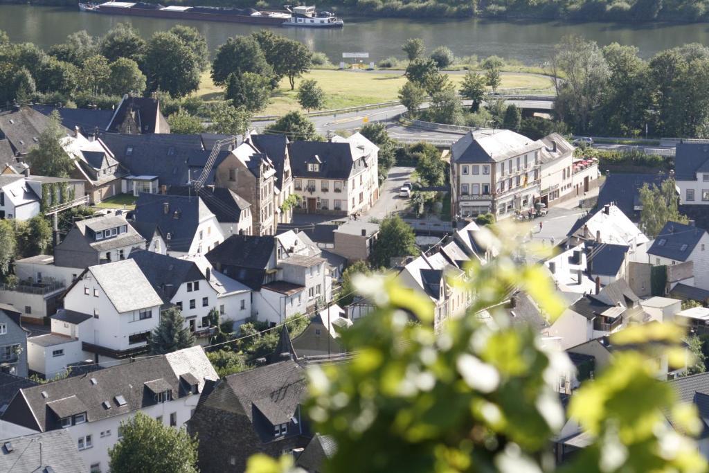 Mosel Weinhotel Steffensberg Enkirch Exterior photo